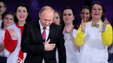 Russia: Putin si candida a presidenziali 2018