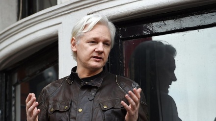 Ecuador president: Assange will need to leave embassy 