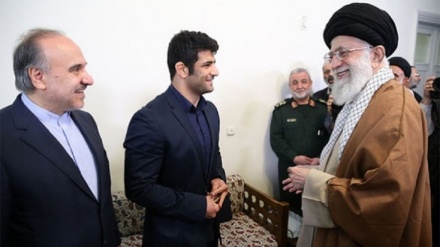 最高指導者が、パレスチナのためにイスラエルの選手との対戦を拒否したイランの選手に感謝