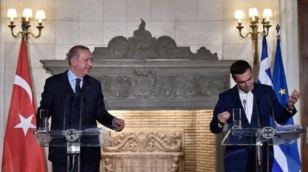 Erdogan in Grecia, incontra musulmani