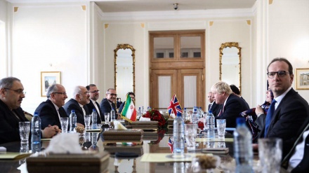Ministérios estrangeiros do Irã e Reino Unido se reúnem em Teerã ( + vídeo)