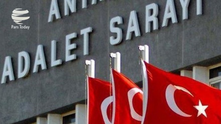 Түркияда он мыңдаған адам Гүленмен байланыста деген айыппен тұтқындалды