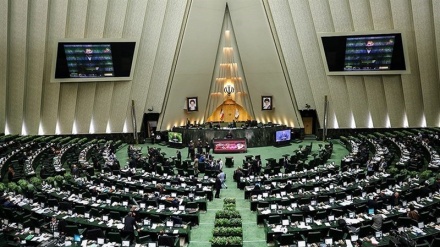 Deputados iranianos convocam o mundo muçulmano para cortar os laços com o regime sionista