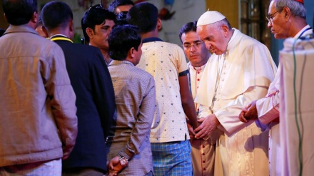 पोप ने एक बार फिर की रोहिंग्या शरणार्थियों पर किए गए अत्याचारों और अपमान की निंदा