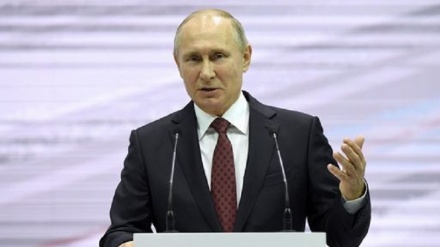 Putin: Russia non minaccia nessuno, ma pronta a garantire la propria sicurezza