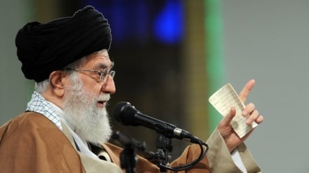 líder: EUA continuam a apoiar Daesh e outros terroristas takfiris (+ fotos)
