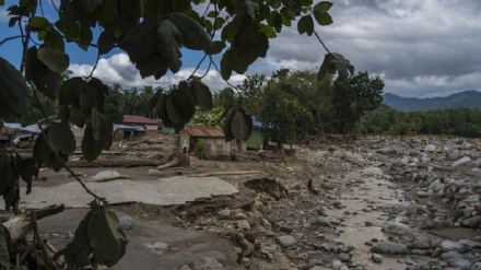 La tempesta tropicale Tembin ha ucciso almeno 230 persone nelle Filippine e ora sta arrivando in Vietnam