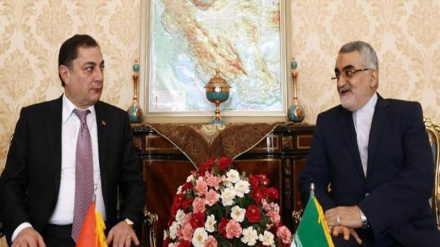 Burucerdi: Trump'ın aptalca girişimi bölge buhranın daha da artmasına neden oluyor 