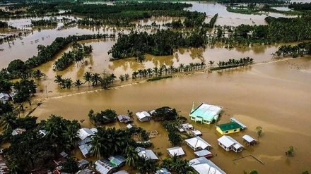 Tifone Tembin in Filippine; oltre 240 morti e migliaia di sfollati