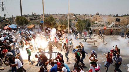 Mais de 200 palestinos ficaram feridos em confrontos com a polícia de Israel