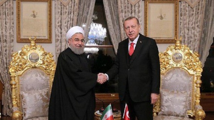 Rouhani enfatiza a cooperação constante com Turquia no âmbito da segurança regional 