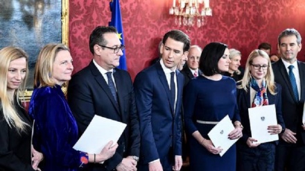 Austria: il governo Kurz ha giurato, proteste a Vienna