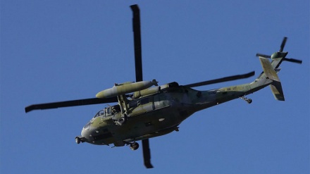 韓国軍が攻撃ヘリを使用して軍事演習を実施