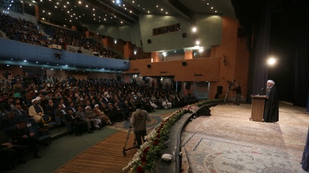 Ruhani: Üniversiteli öğrencilerin İslam Cumhuriyeti nizamı üzerinde büyük hakları var 