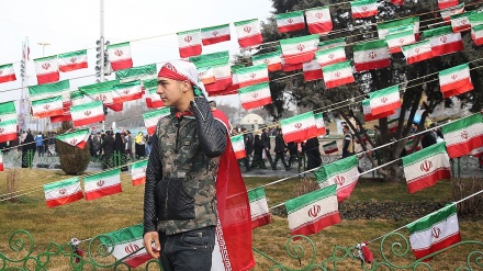 世界の大国から独立した政治体制の成功モデル