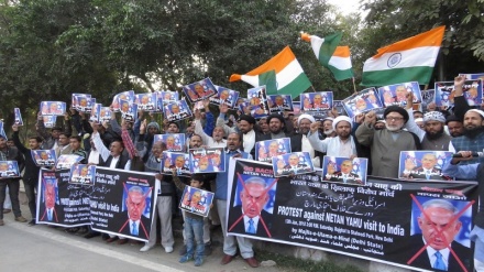Índia: Bandeira israelenses queimada na Índia antes da visita a Netanyahu 