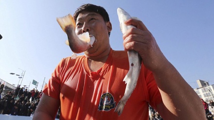 Festivali i peshkimit në lumin e ngrirë