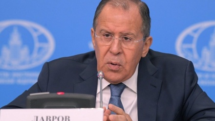 Lavrov: İran'ın füze programı müzakere edilemez 