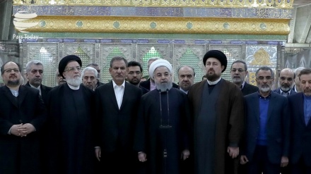 Presidente Rouhani: Estabelecimento democrático se formou por sacrifício da nação e com ajuda do Imam Khomeini