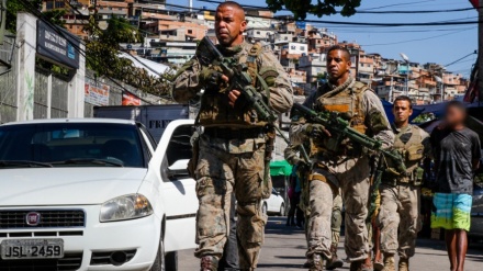 Brasil: Polícia realiza operação contra tráfico de droga em favela do Rio Janeiro (+ fotos)