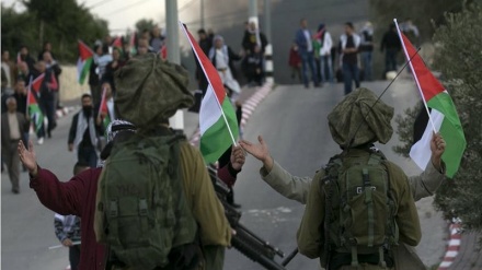 Dezenas de adolescentes israelenses se recusam publicamente a servir em forças do governo 