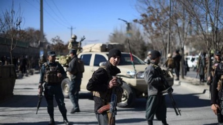 アフガニスタン・カーブルで自爆テロ、数十人が死傷