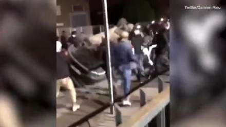 Francia, due poliziotti linciati da 300 persone inferocite