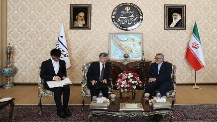 Burucerdi: Amerika, İran ve Çin'in ilişkilerini bozmaya çalışıyor