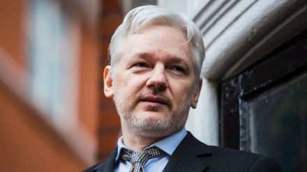 Julian Assange merr shtetësinë e Ekuadorit