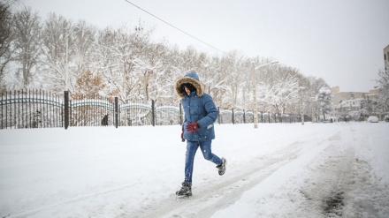 イランでの積雪、明暗くっきり