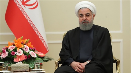 Iran's president reiterates support for Lebanon, welcomes Omani investors