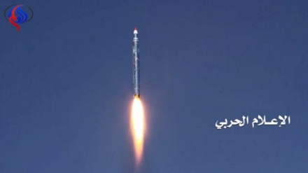 Yemen'li güçlerden Riyad'ın Kral Halid havaalanına füze saldırısı