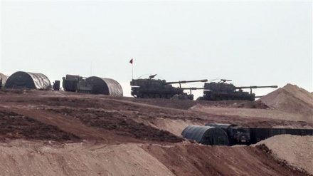 Turkey pounds US-backed forces in Syria for second day 