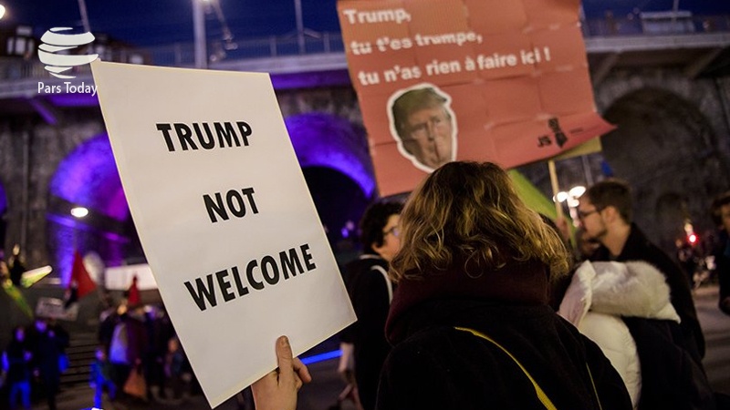 Zürih'te ABD Başkanı Trump'ı protesto için iki bin kişi sokağa indi