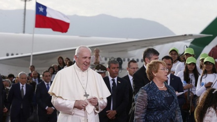 Viaggio in Cile\ preti pedofili: Papa chiede perdono. Ma non basta