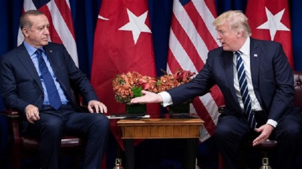 Erdogan pede ao Trump  impedir o fornecimento de armas aos terroristas na Síria