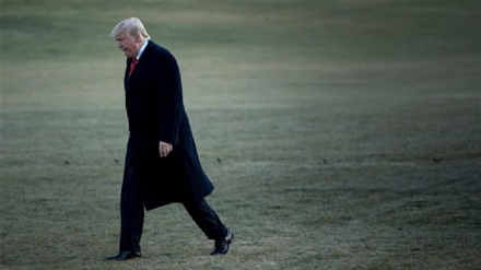 トランプ大統領は精神的バランスが欠如しているとするアメリカ人は半数以上