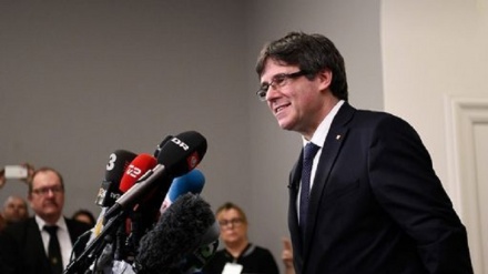 Puigdemont spera di poter rientrare in Spagna 
