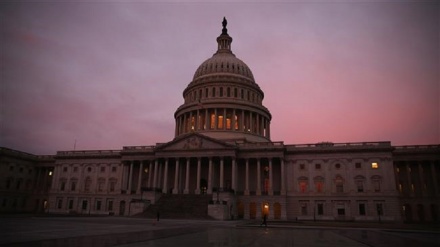 米・ホワイトハウス検問所に車が突っ込み、ホワイトハウスが一時閉鎖