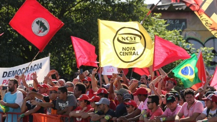Manifestantes pró-Lula saem as ruas em diversos estados 