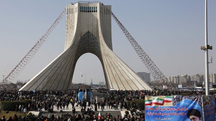 Manifestantes iranianos: os EUA são o inimigo número um do Irã 