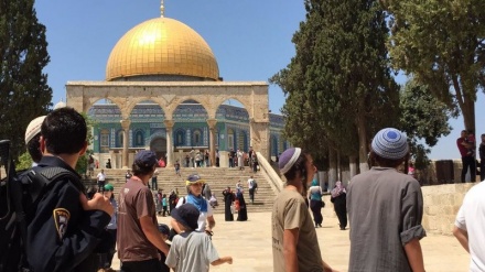 Siyonist askerler, Batı Yaka'ya saldırdı