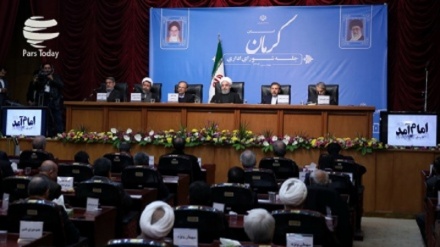 روحانی: مردم ایران در بهمن 1357 به هدفی بلندمدت دست یافتند