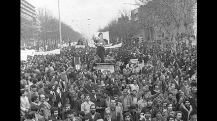 Téhéran/1979: marche de soutien du peuple à l'Imam Khomeini (Photos)