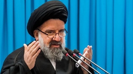  خطیب نماز جمعه تهران: ایران پای اقتدار موشکی خود ایستاده‌ است