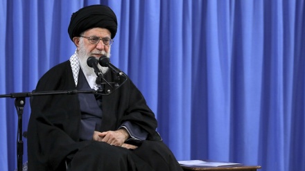 Kiongozi Muadhamu alipongeza taifa kwa kushiriki kwa hamasa kubwa kumbukumbu za Mapinduzi ya Kiislamu