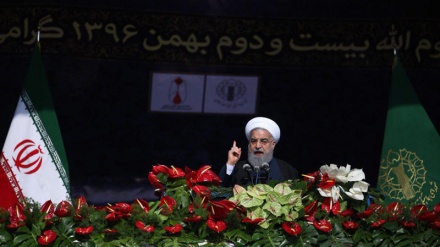 Ruhani: Pjesëmarrja e madhërishme e popullit iranian në marshin e 22 Bahmanit, përgjigje e fortë kundër komploteve të Amerikës