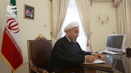 prezident Ruhani ýolagçy gatnatýan uçaryň ýere gaçmagy babatly meded beriji sözlerini beýan etdi