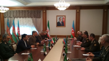 Ministros de Defesa do Irã e da Azerbaijão se encontram em Baku