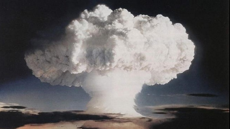 ایده عجیب ترامپ: با بمب اتمی به طوفان ها حمله کنید